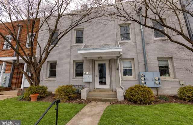 412 EVARTS Street NE unit: 1