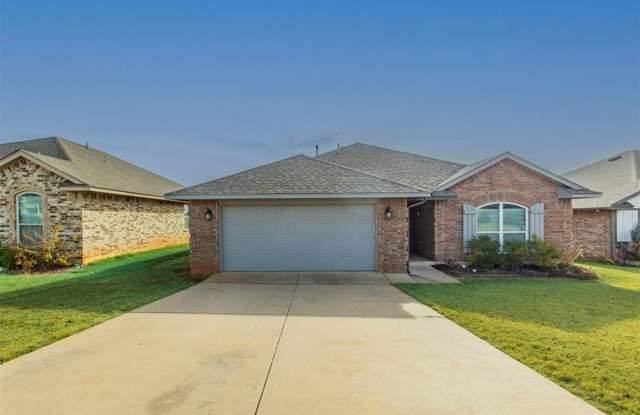 (3) Bed/(2) Bath in Bellatona Addition! Avail NOW!