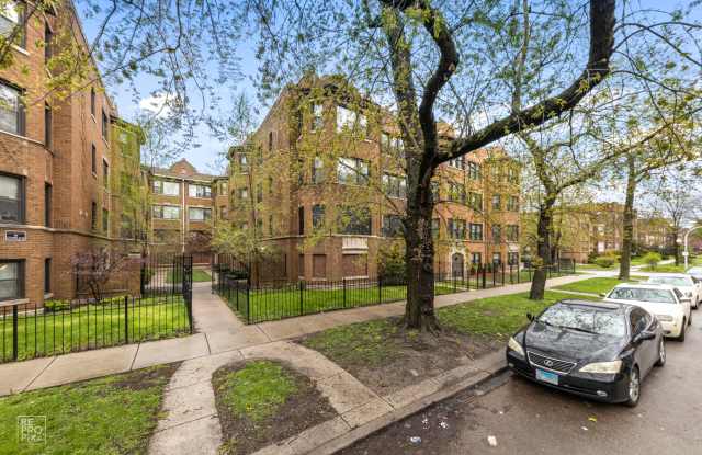 7657 S East End Avenue