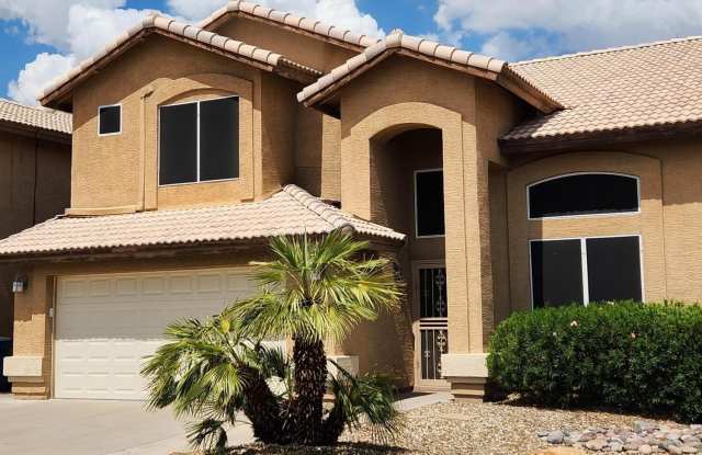 1112 W FOLLEY Street