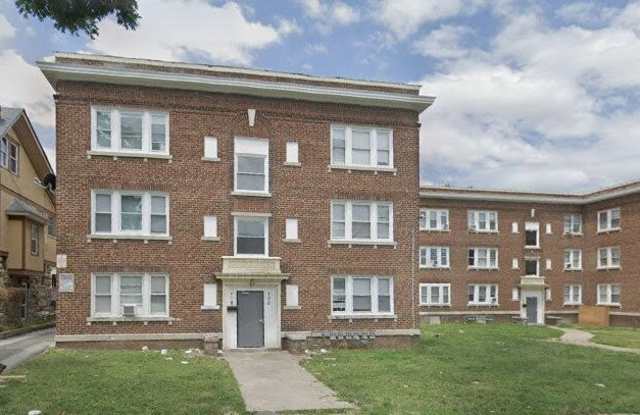 136 North Lawn Avenue - 2N