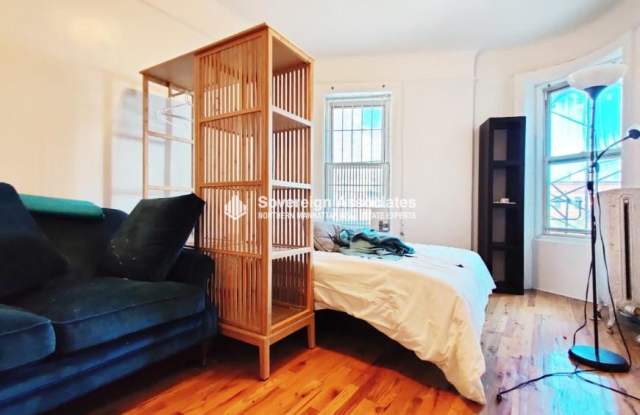 Photo of 936 West End Avenue