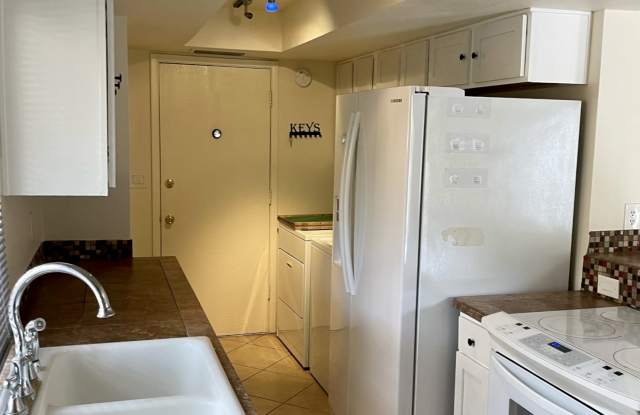 Photo of 10431 N. 11th Street #3 - 1