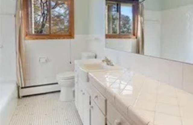 1803 10th St Nw