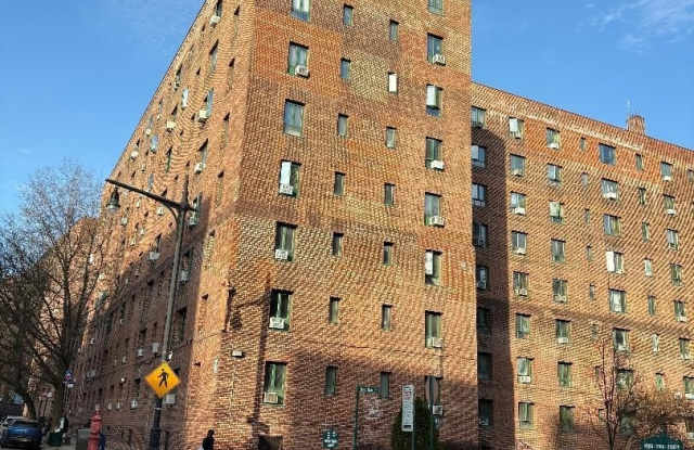 1591 Metropolitan Avenue unit: 5I