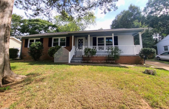 213 Foxcroft Dr - 213 Foxcroft Drive, Winston-Salem, NC 27103