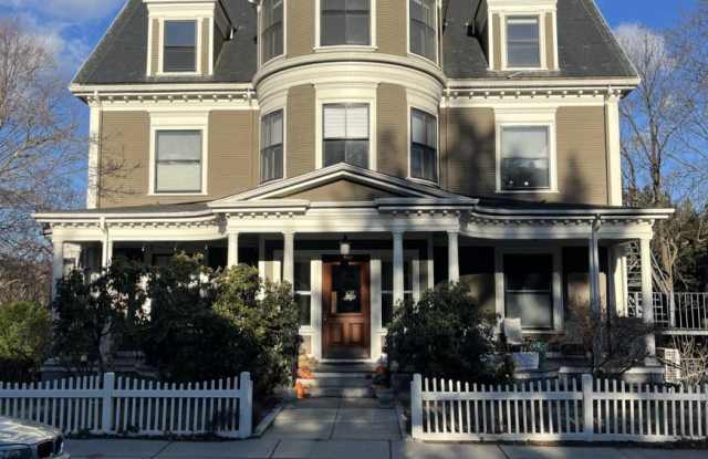 Photo of 11 Revere St.