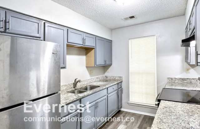 6123 Kensington Circle