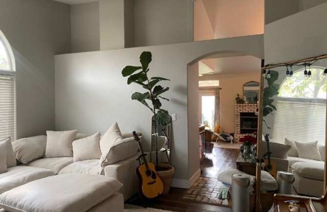 Beautiful Four Bedroom Home in Olive Estates