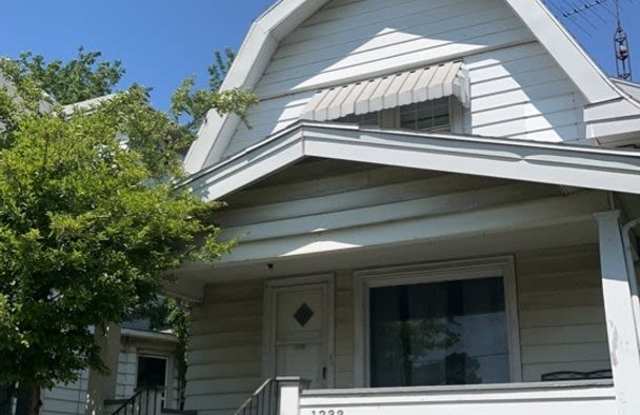 3 Bedroom House - East Toledo - 1233 Varland Avenue, Toledo, OH 43605