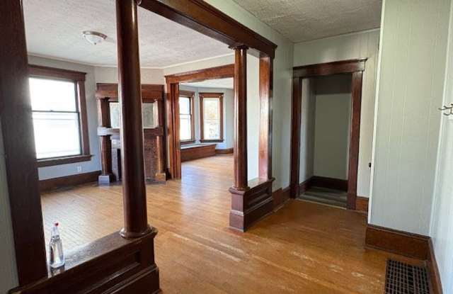 Two bedroom one bathroom 1st level for rent