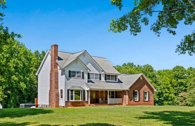 3010 Eaker Dr