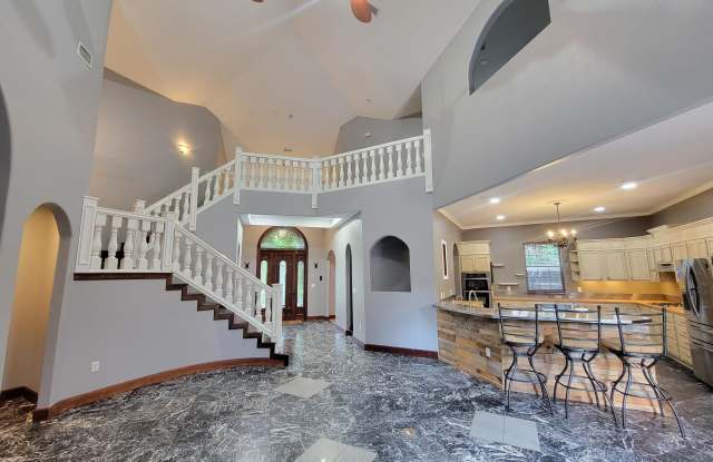 Photo of 516 Lakeview Street