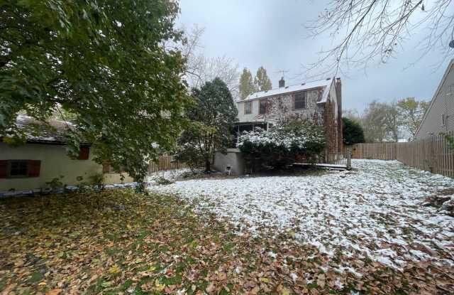 Timeless Spacious 3br + Den/2ba Edina Home w/Hardwood Floors, Large Yard, 2 Car Garage