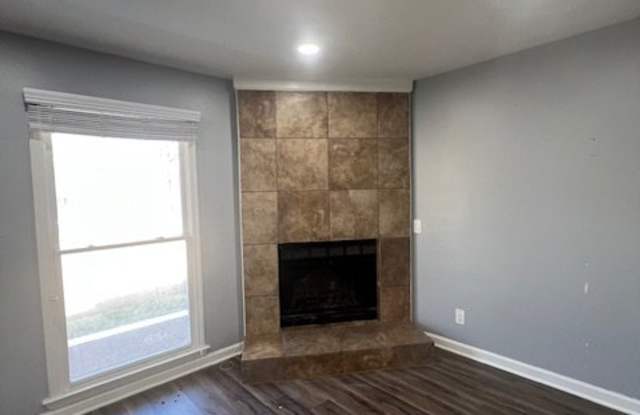 724 Due West Avenue North