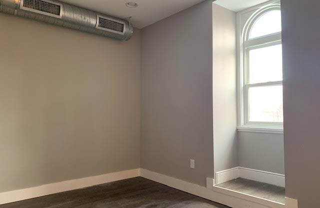 918 N 3rd St, Apt 301