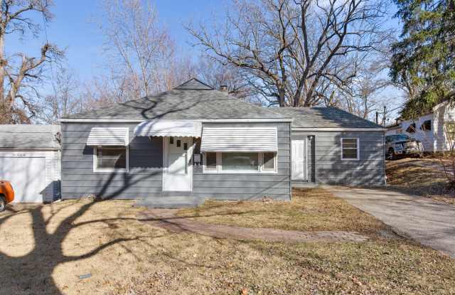 Photo of 118 N Dade Ave