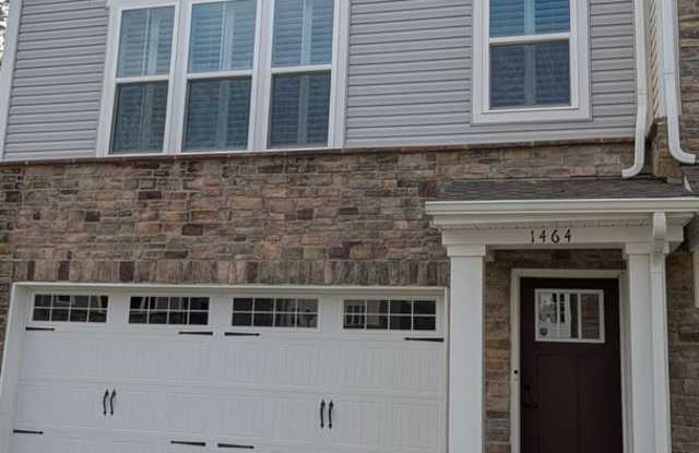 Photo of Luxury Townhome in Avon Ohio