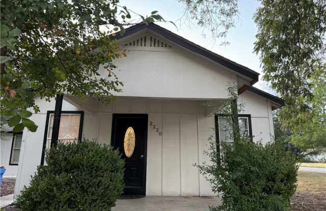 Photo of 2320 Woodland Drive