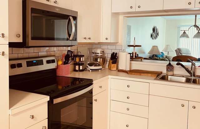 9330 CLUBSIDE CIRCLE