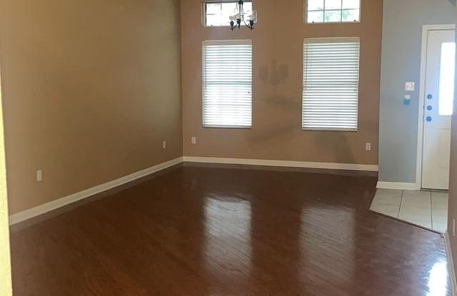 AMAZING 2-STORY 3 BEDROOM!!