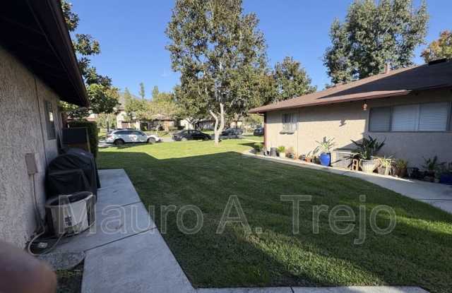 1150 W Calle De Las Estrellas