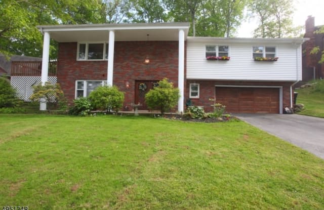 44 ELBA AVE - 44 Elba Avenue, Hopatcong, NJ 07843