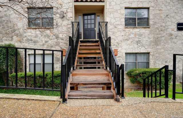 7738 Chambers Rd unit: 911