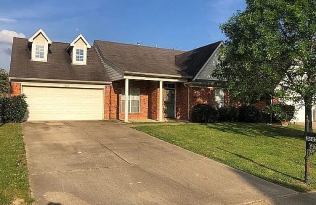 5682 Hunters Chase Dr - 5682 Hunters Chase Drive, Southaven, MS 38672