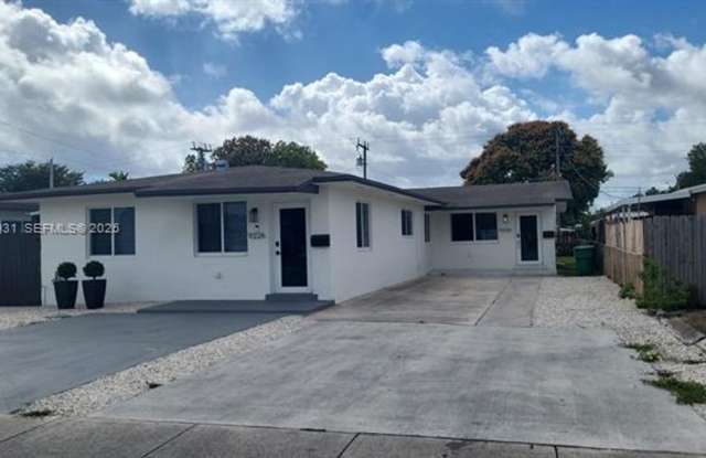 9228 SW 37th St # 9228 MIAMI, FL 33165