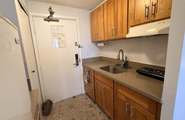 1700 Ala Moana Boulevard #1902 - 1902