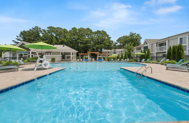 Linkhorn Bay Apartments