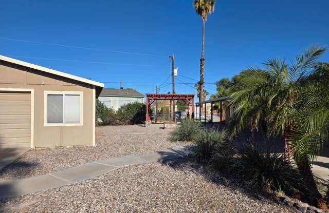 STUNNING PROPERTY-3 bedroom/2 bath Manufacture home in Central Bullhead City