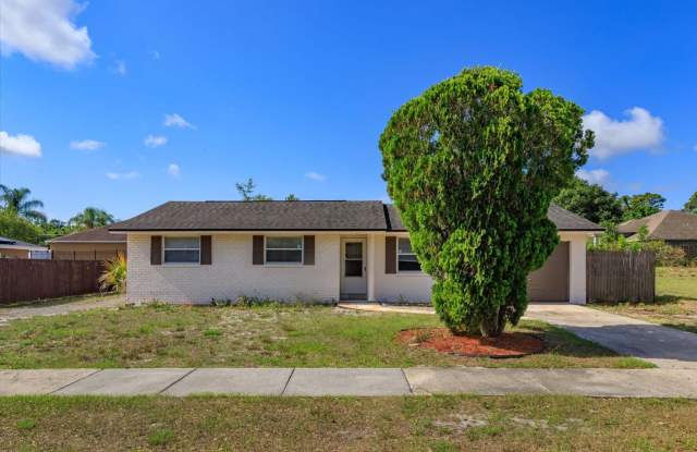 Charming 3-Bedroom Single-Family Home with Large Yard in Sanford — $1,697/month