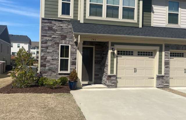 3 Bedroom 2.5 Bath Townhome with a Garage !! Community Swimming Pool and Dog Park - 146 Eagle Wood Drive, Greenville County, SC 29607