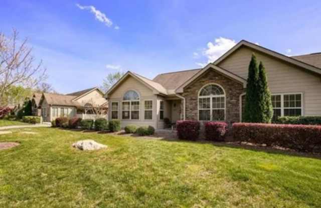 Photo of Beautiful 3 -bedroom in Plantation Ridge!