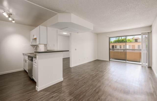 Photo of 1723 Grismer Ave