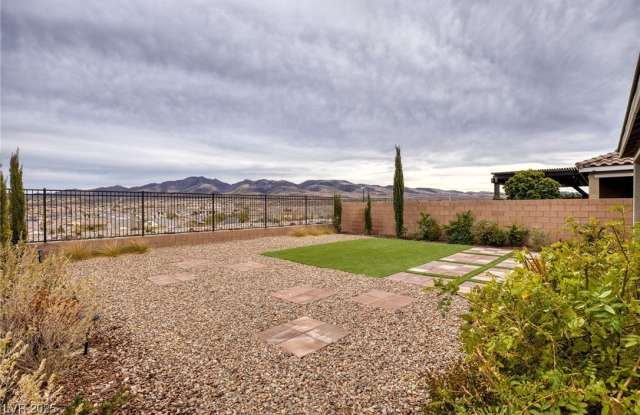 2698 FRABIELE Street