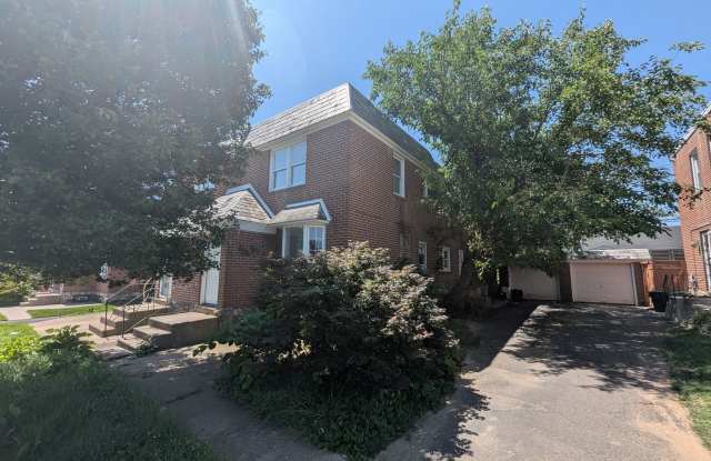 Photo of Beautiful Twin - Bells Corner