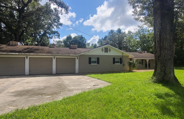 1231 SE 40th Ct - 1231 Southeast 40th Court, Ocala, FL 34471