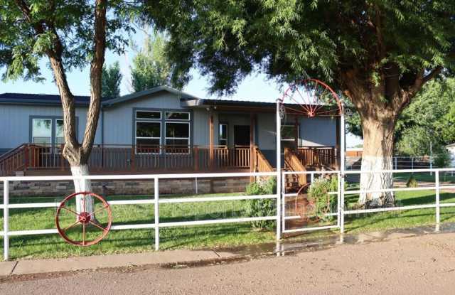 Photo of 313 E. 1/2 N.