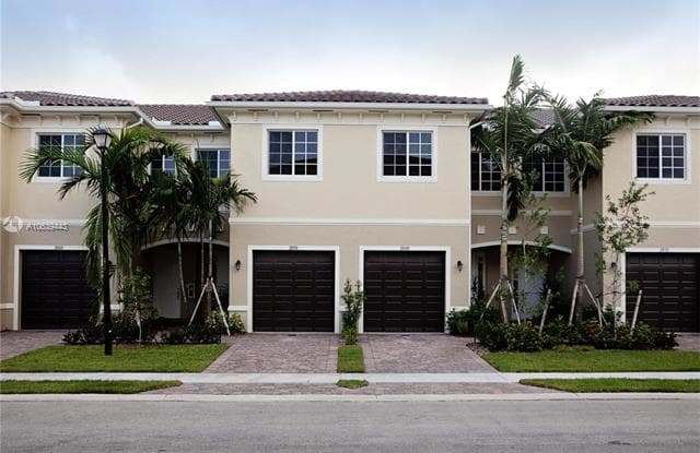 2735 SW 81 Terrace - 2735 SW 81 Ave, Miramar, FL 33025