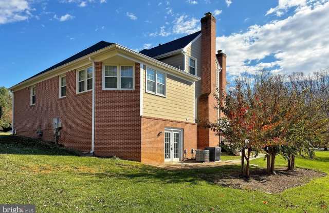 1300 PINSTRIPE Court