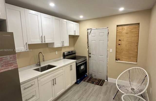 Photo of 234 NE 55th Ter