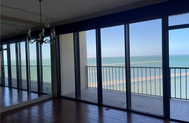 4350 Ocean Drive unit: 303