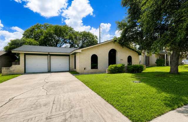 6506 Forest Grove