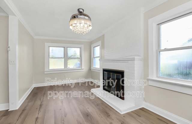 Photo of 1104 Linwood Road - A