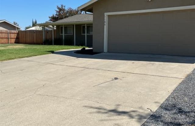 1186 Crest Dr - 1186 Crest Drive, Yuba City, CA 95993