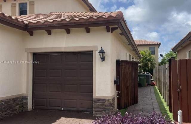 Photo of 3530 SE 4th St