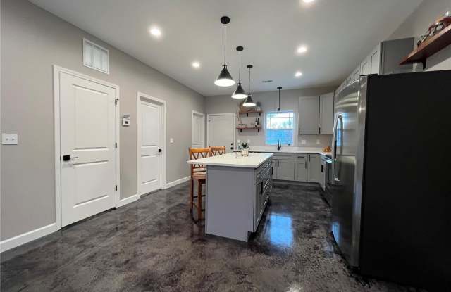 313 N Lincoln Avenue